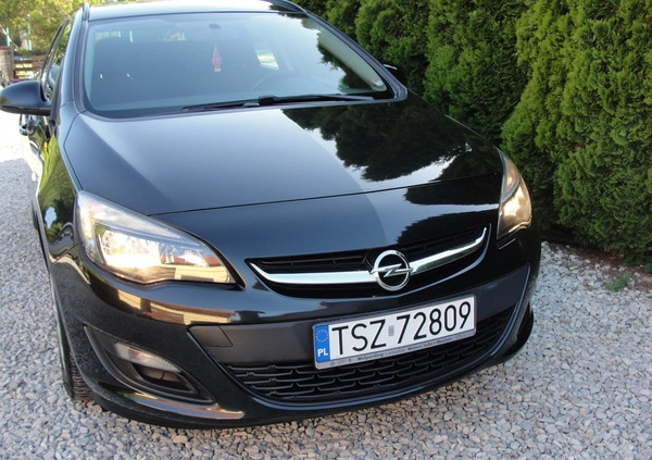 Opel Astra cena 24900 przebieg: 203481, rok produkcji 2015 z Staszów małe 232